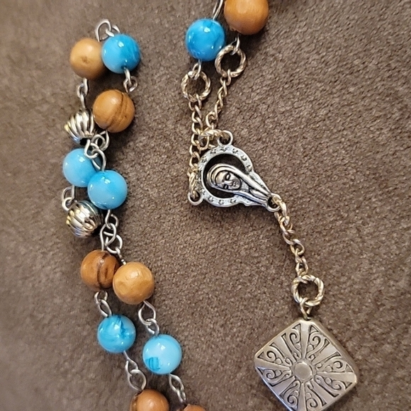 Handmade Olive Wood Vintage Metal Shell Beaded Crucifix Rosary Necklace - Picture 6 of 6